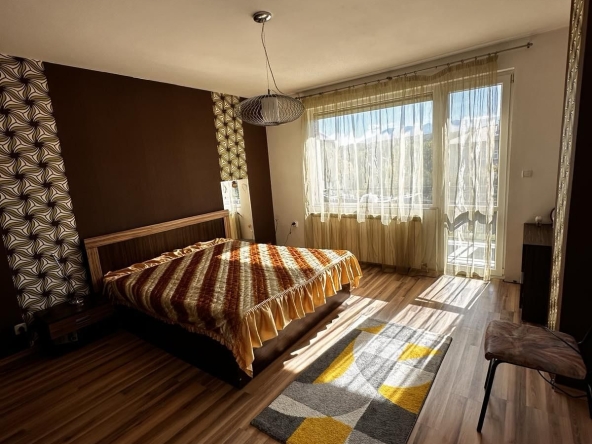 Дава се под наем Четиристаен апартамент в Банкя - 124 кв.м за 650 € - Снимка #1