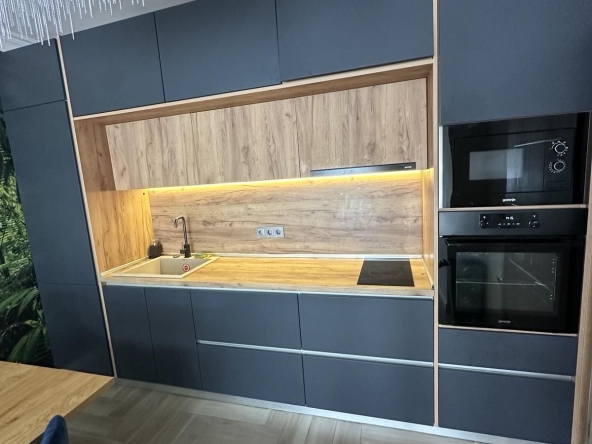 Дава се под наем Тристаен апартамент в София, Лозенец - 95 кв.м за 1200 € - Снимка #1