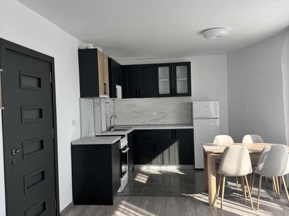 Дава се под наем Двустаен апартамент в Варна, Цветен квартал - 60 кв.м за 450 € - Снимка #1