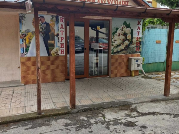 Дава се под наем Магазин в Асеновград - 30 кв.м за 255 € - Снимка #1