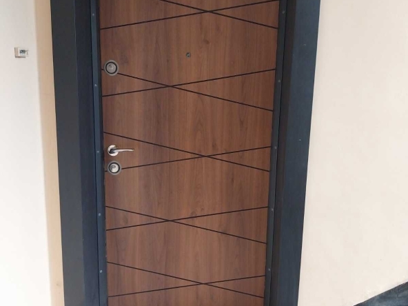 Дава се под наем Тристаен апартамент в София, Зона Б-19 - 90 кв.м за 867 € - Снимка #1