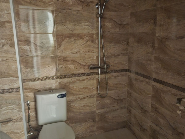 Дава се под наем Двустаен апартамент в Пловдив, Остромила - 70 кв.м за 433.5 € - Снимка #1