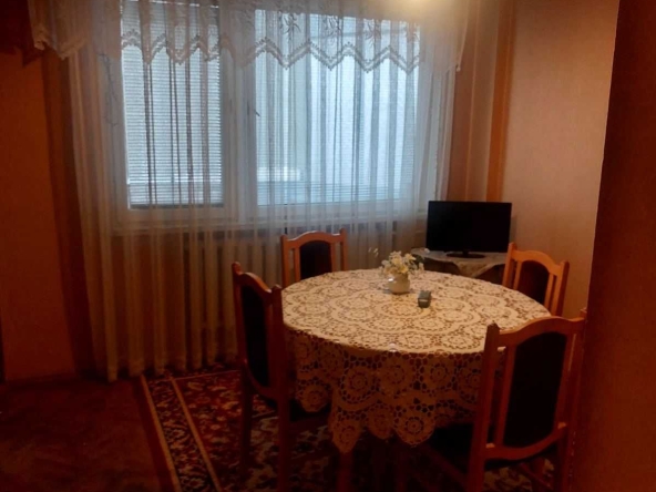 Дава се под наем Тристаен апартамент в Плевен, Дружба 1 - 100 кв.м за 500 € - Снимка #1