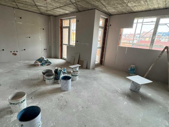 Двустаен апартамент в Плевен, Идеален център - 79 кв.м за 1330 €/кв.м - Снимка #1