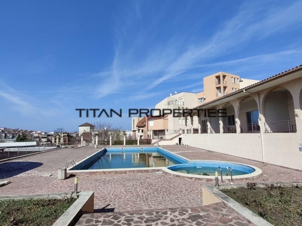 Двустаен апартамент в Бургас, Долно Езерово - 70 кв.м за 1500 €/кв.м - Снимка #1