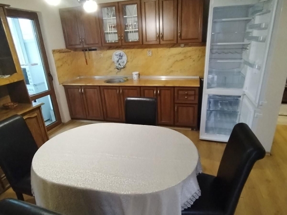 Дава се под наем Четиристаен апартамент в Пловдив, Каменица 1 - 140 кв.м за 500 € - Снимка #1