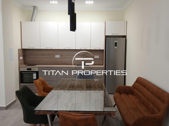 Дава се под наем Тристаен апартамент в Бургас, Център - 100 кв.м за 1224 € - Снимка #1