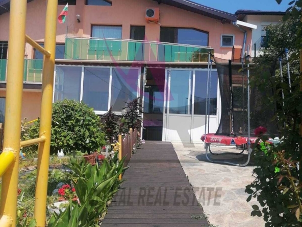 Дава се под наем Къща в Варна, Левски - 120 кв.м за 800 € - Снимка #1