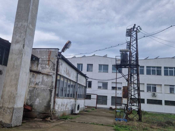 Склад в Асеновград - 3040 кв.м за 142 €/кв.м - Снимка #1