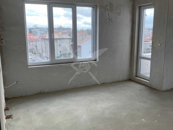 Двустаен апартамент в Айтос - 88 кв.м за 713 €/кв.м - Снимка #1