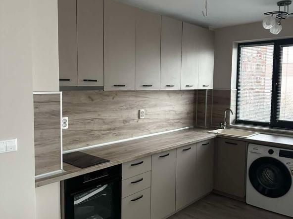 Дава се под наем Двустаен апартамент в Пловдив, Тракия - 60 кв.м за 510 € - Снимка #1