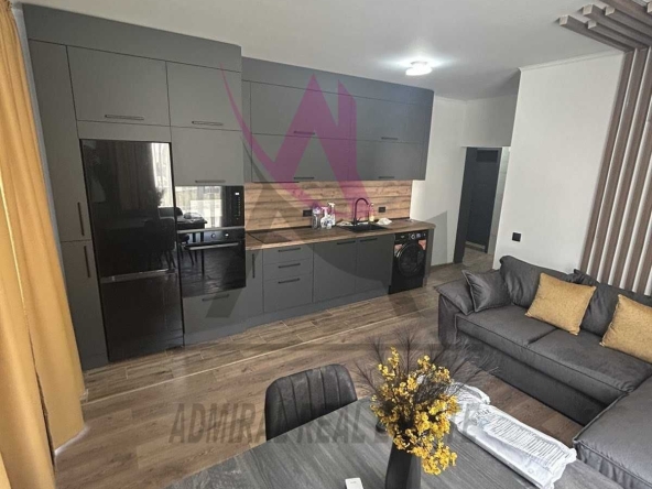 Дава се под наем Тристаен апартамент в Варна, м-т Сотира - 60 кв.м за 700 € - Снимка #1