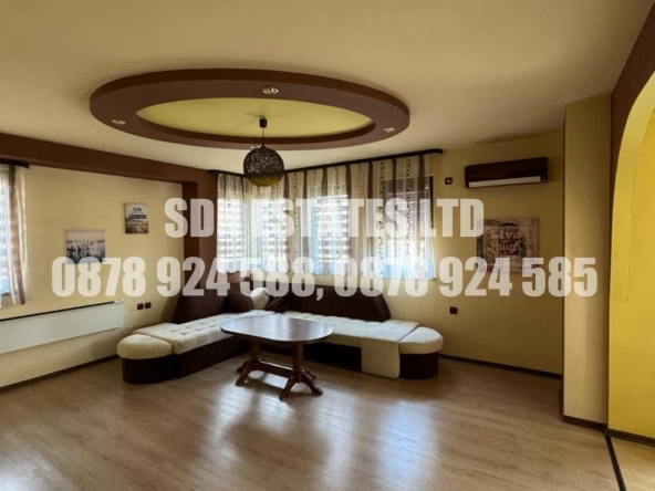 Дава се под наем Тристаен апартамент в Казанлък - 90 кв.м за 382.5 € - Снимка #1