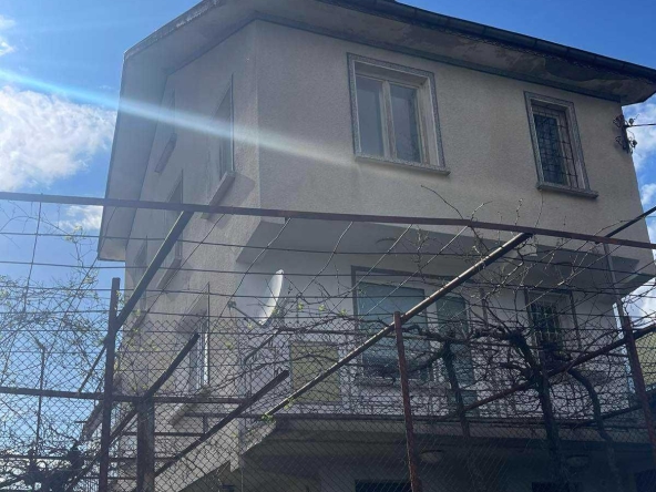 Къща в с. Конаре, Област Стара Загора - 324 кв.м за 284 €/кв.м - Снимка #1
