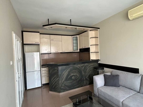 Дава се под наем Двустаен апартамент в Благоевград, Идеален център - 55 кв.м за 306 € - Снимка #1