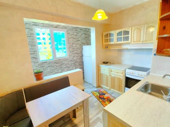 Дава се под наем Двустаен апартамент в Перник, Изток - 65 кв.м за 331.5 € - Снимка #1