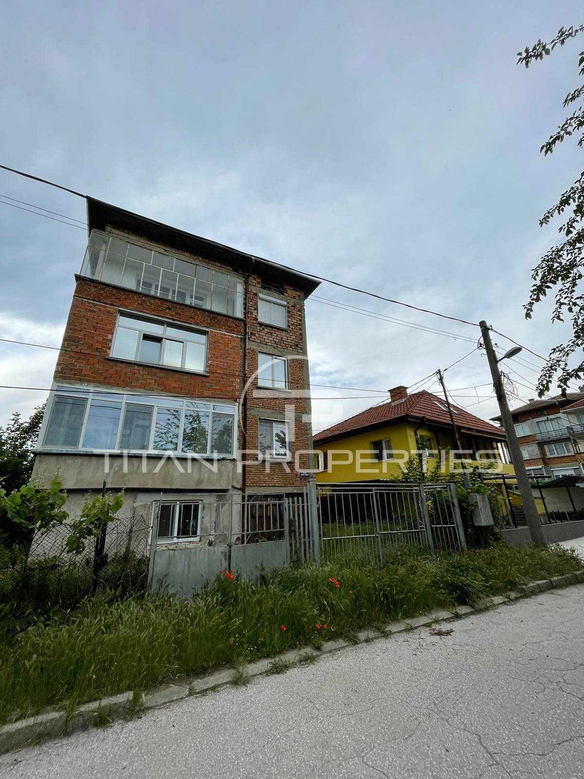 Етаж от къща в Пловдив, Прослав - 120 кв.м за 1417 €/кв.м - Снимка #1