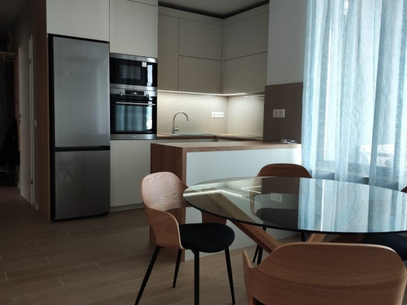 Дава се под наем Тристаен апартамент в София, Кръстова вада - 200 кв.м за 1500 € - Снимка #1