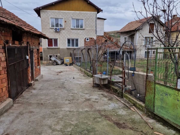 Къща в с. Галиче, Област Враца - 120 кв.м за 417 €/кв.м - Снимка #1