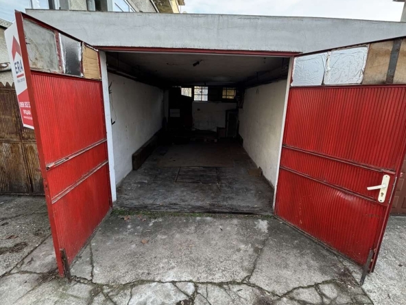 Гараж / Паркомясто в Шумен, Дивдядово - 16 кв.м за 875 €/кв.м - Снимка #1