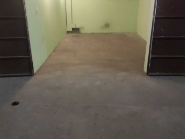 Дава се под наем Гараж / Паркомясто в София, Хладилника - 19 кв.м за 102 € - Снимка #1