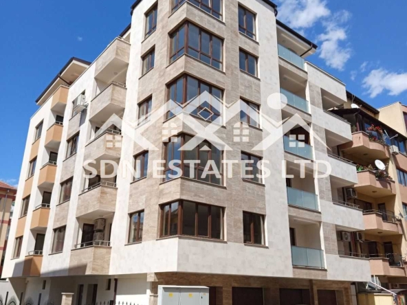 Тристаен апартамент в Казанлък - 110 кв.м за 1372 €/кв.м - Снимка #1