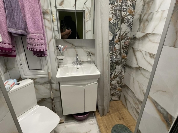 Двустаен апартамент в Ловеч, Младост - 60 кв.м за 1275 €/кв.м - Снимка #1