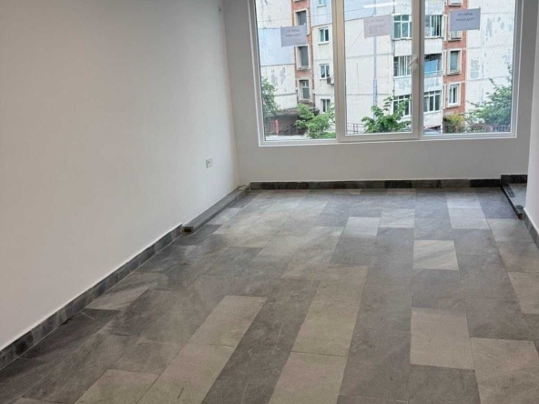 Дава се под наем Магазин в Велико Търново, Център - 45 кв.м за 178.5 € - Снимка #1