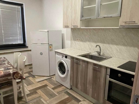 Дава се под наем Етаж от къща в Велико Търново, Акация - 80 кв.м за 459 € - Снимка #1