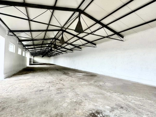 Склад в Карлово - 600 кв.м за 742 €/кв.м - Снимка #1