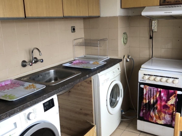 Дава се под наем Тристаен апартамент в Пловдив, Кършияка - 72 кв.м за 375 € - Снимка #1