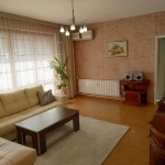 Дава се под наем Четиристаен апартамент в Пловдив, Център - 120 кв.м за 510 € - Снимка #1