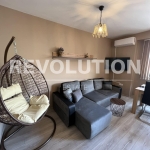 Дава се под наем Тристаен апартамент в Варна, Колхозен пазар - 80 кв.м за 650 € - Снимка #1