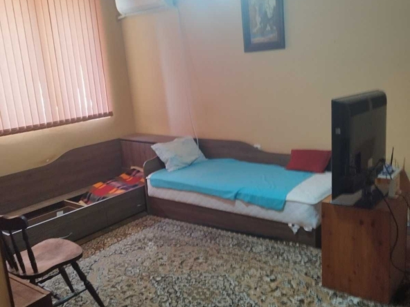 Двустаен апартамент в Плевен, 9-ти квартал - 54 кв.м за 1204 €/кв.м - Снимка #1