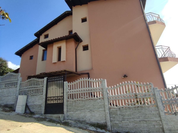 Къща в Бургас, Долно Езерово - 303 кв.м за 957 €/кв.м - Снимка #1