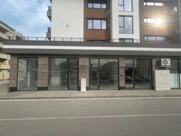 Дава се под наем Магазин в Севлиево - 45 кв.м за 350 € - Снимка #1