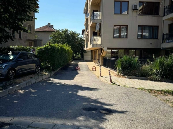 Дава се под наем Гараж / Паркомясто в София, Витоша - 20 кв.м за 150 € - Снимка #1