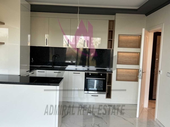 Тристаен апартамент в Варна, Изгрев - 73 кв.м за 2240 €/кв.м - Снимка #1