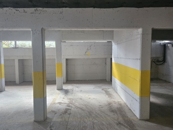 Дава се под наем Гараж / Паркомясто в Созопол - 13 кв.м за 357 € - Снимка #1