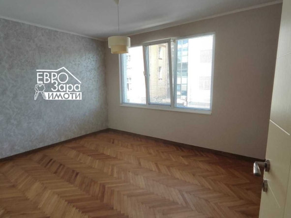 Дава се под наем Тристаен апартамент в Стара Загора, Център - 60 кв.м за 382.5 € - Снимка #1