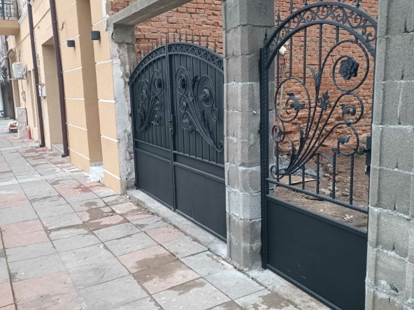 Къща в Елхово - 100 кв.м за 612 €/кв.м - Снимка #1