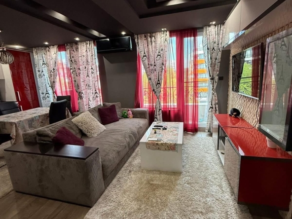 Дава се под наем Двустаен апартамент в Пловдив, Кършияка - 77 кв.м за 714 € - Снимка #1