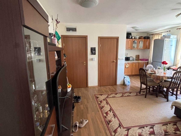 Дава се под наем Тристаен апартамент в София, Витоша - 80 кв.м за 816 € - Снимка #1