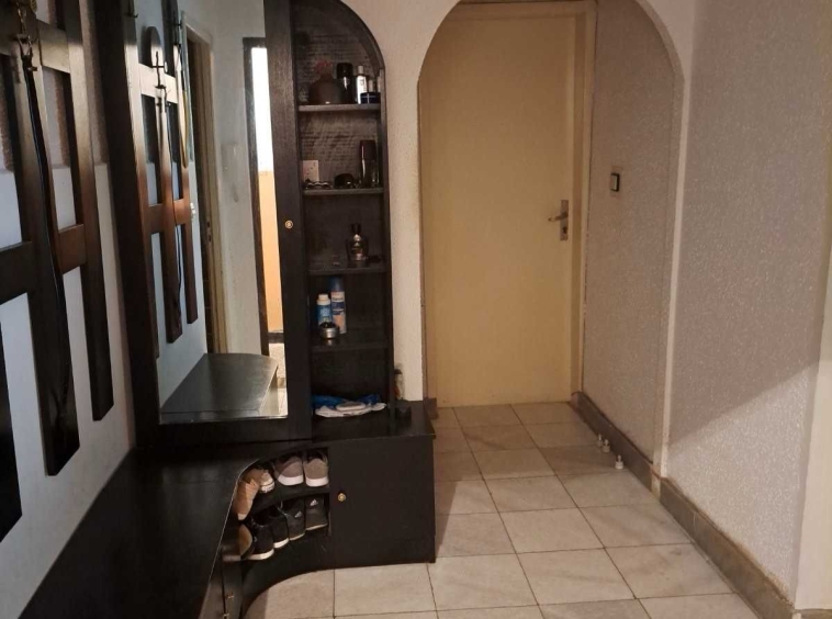 Четиристаен апартамент в Шумен, Добруджански - 78 кв.м за 1386 €/кв.м - Снимка #1