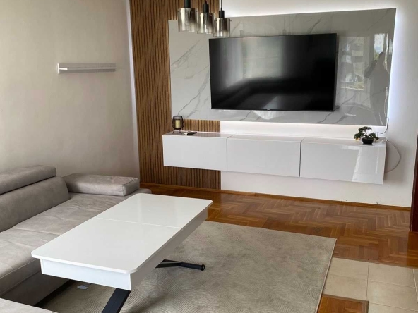 Дава се под наем Двустаен апартамент в Бургас, Изгрев - 60 кв.м за 459 € - Снимка #1