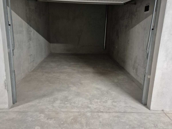 Дава се под наем Гараж / Паркомясто в София, Малинова долина - 21 кв.м за 102 € - Снимка #1