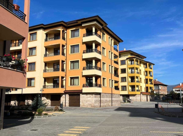 Двустаен апартамент в Казанлък - 82 кв.м за 1107 €/кв.м - Снимка #1