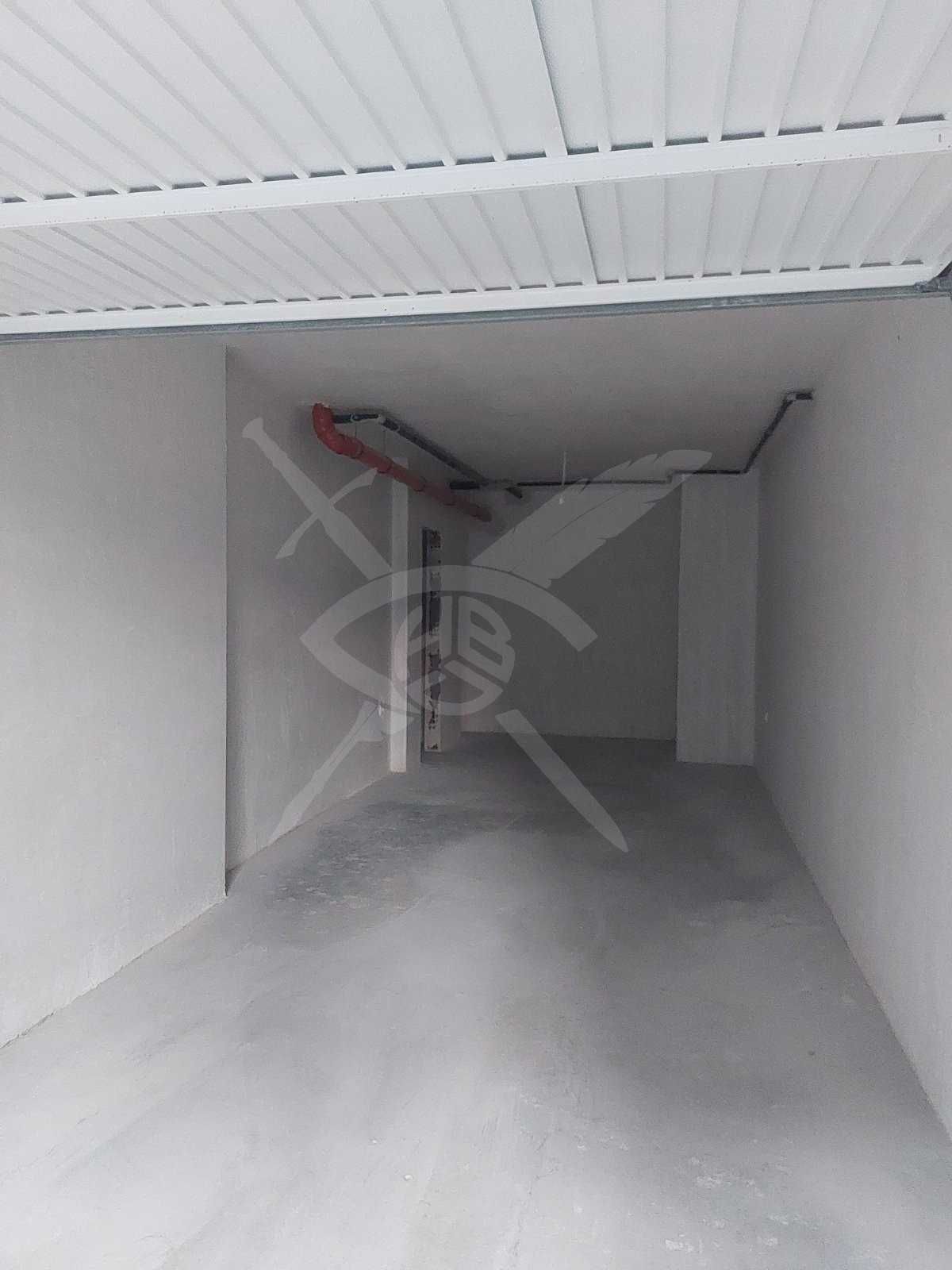 Гараж / Паркомясто в Пловдив, Остромила - 34 кв.м за 1148 €/кв.м - Снимка #1