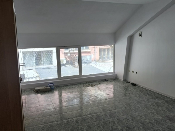 Офис в Казанлък - 28 кв.м за 1184 €/кв.м - Снимка #1