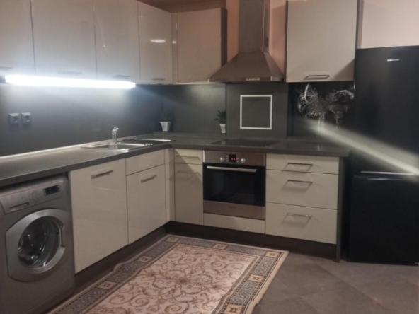 Дава се под наем Тристаен апартамент в София, Витоша - 102 кв.м за 800 € - Снимка #1